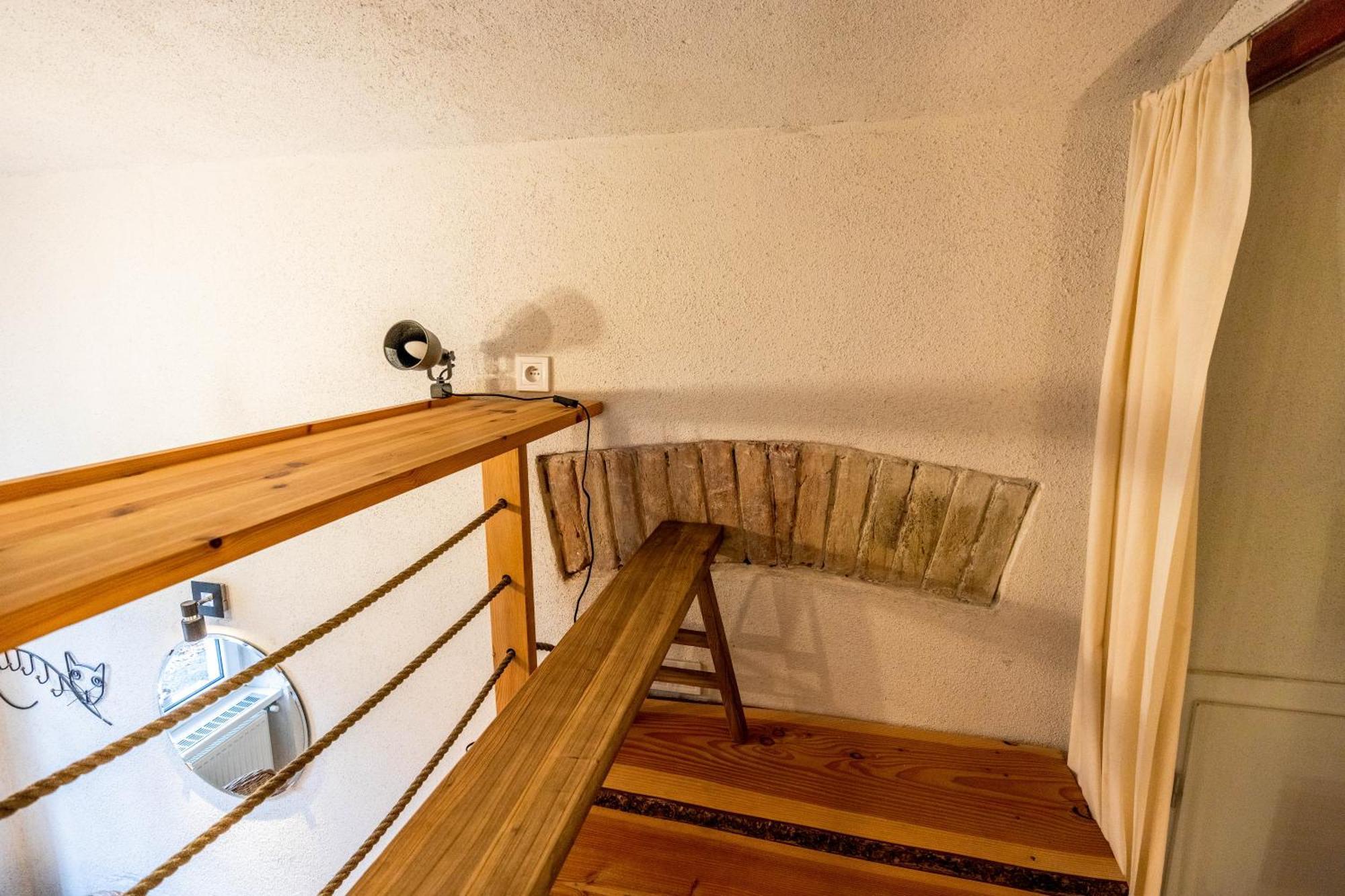 Historical Wine Apartment Μπρατισλάβα Εξωτερικό φωτογραφία