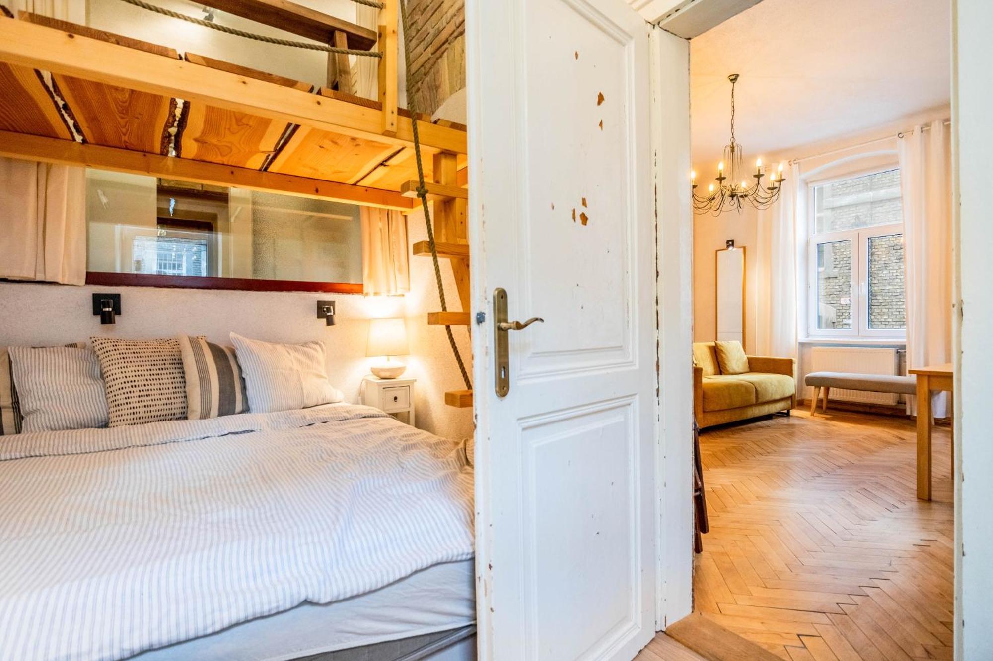 Historical Wine Apartment Μπρατισλάβα Εξωτερικό φωτογραφία